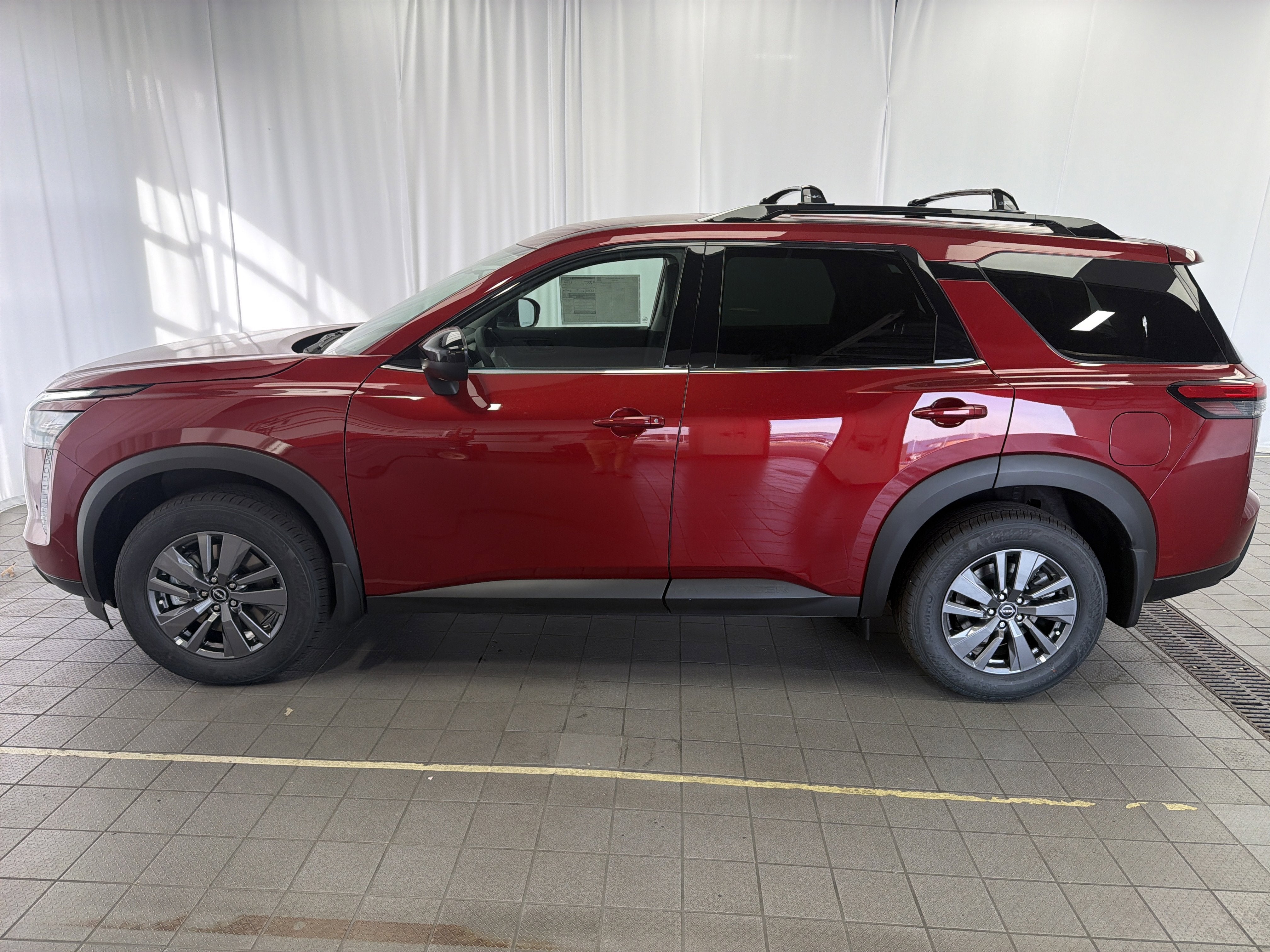 2026 Nissan Pathfinder SV