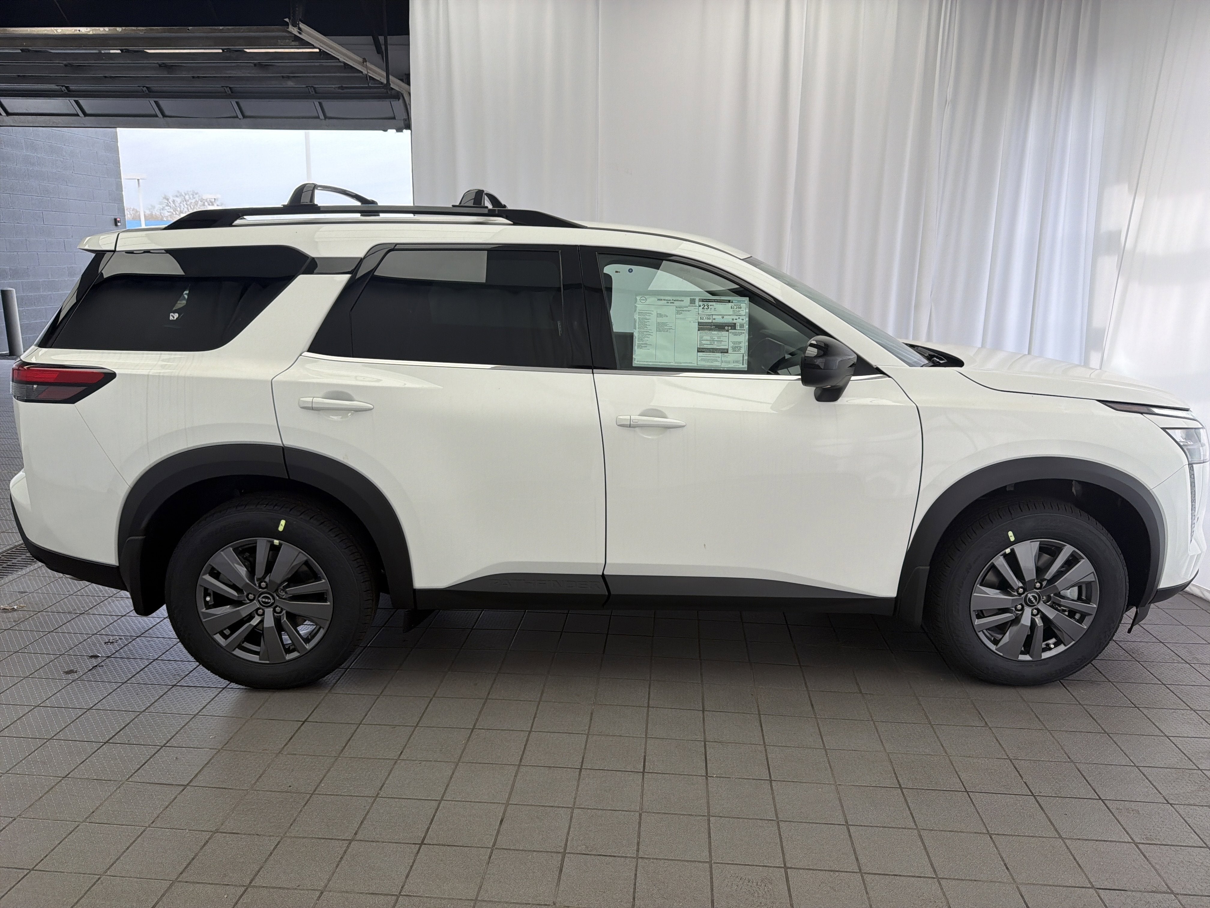 2026 Nissan Pathfinder SV