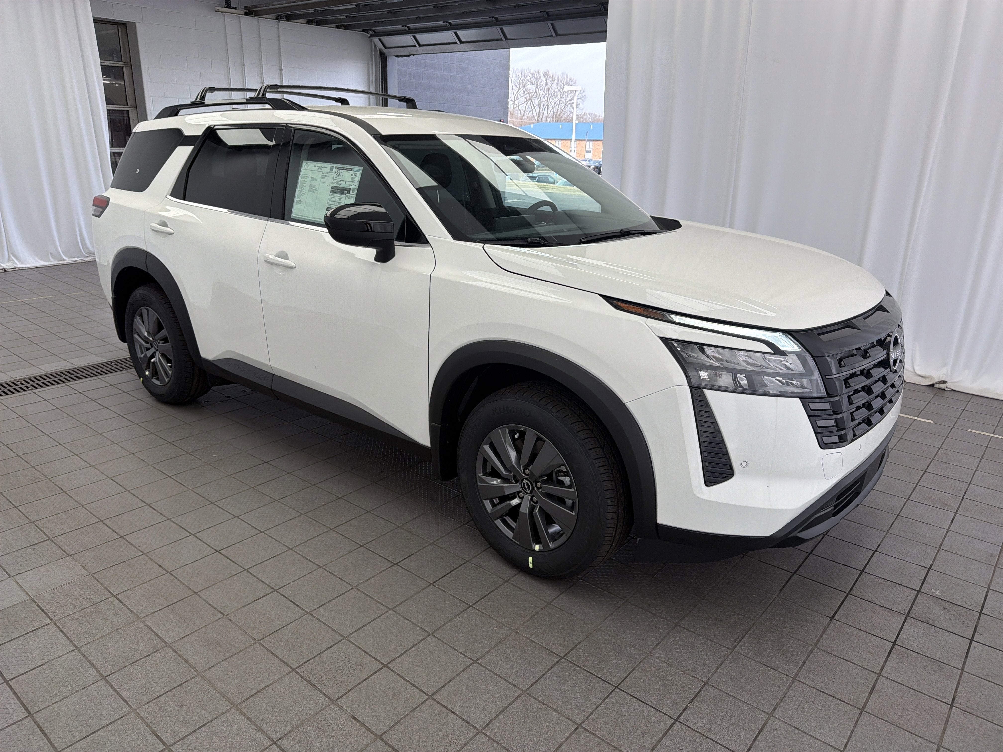 2026 Nissan Pathfinder SV