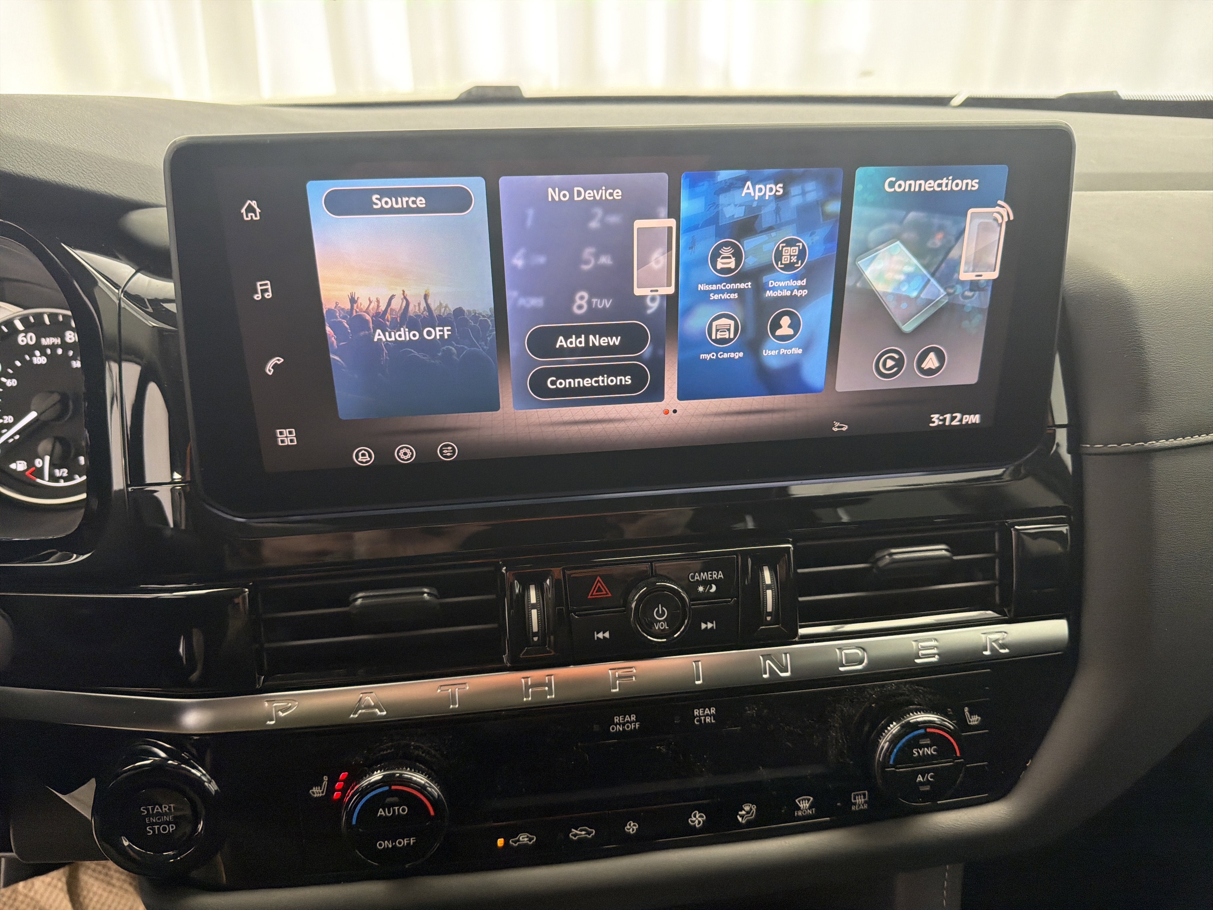 2026 Nissan Pathfinder SV