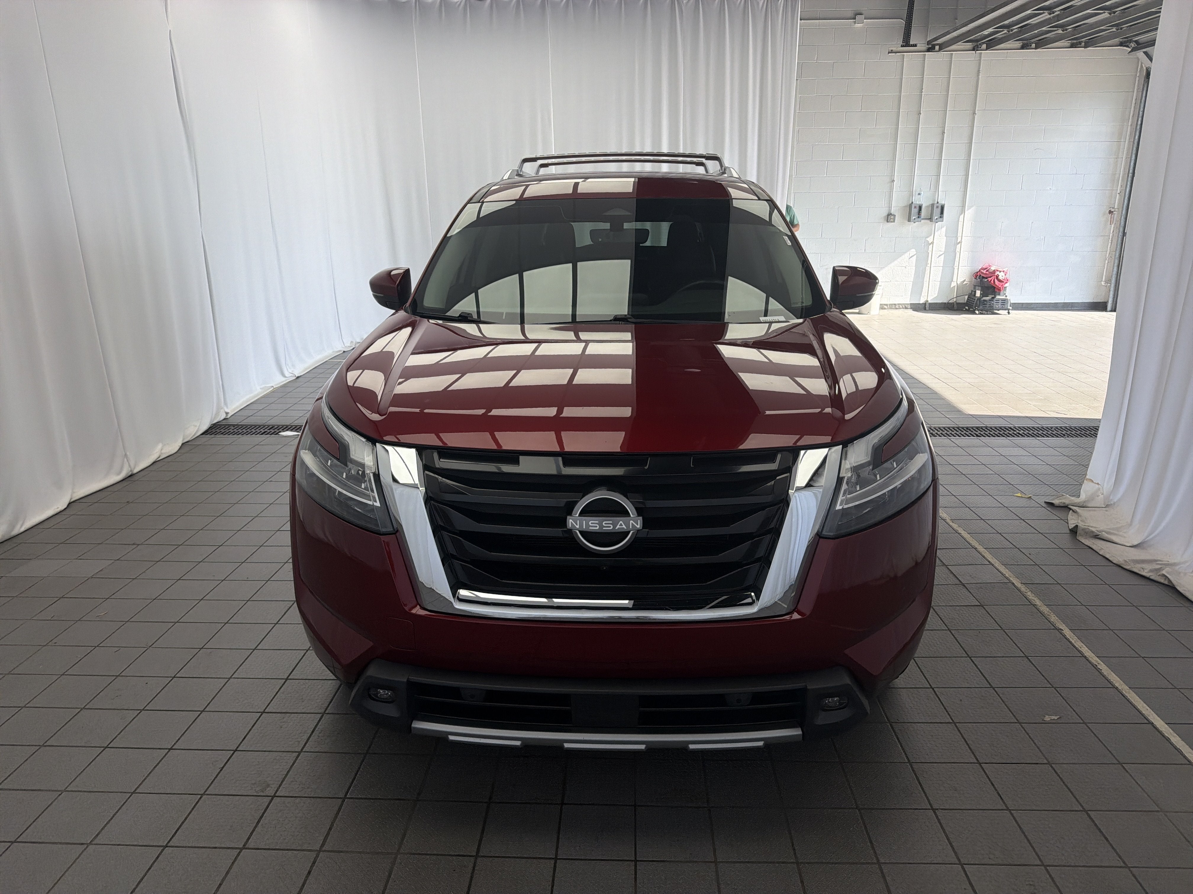 2023 Nissan Pathfinder SL