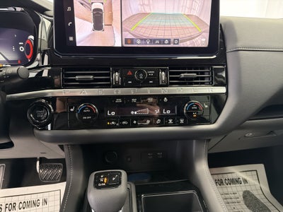 2026 Nissan Pathfinder SL