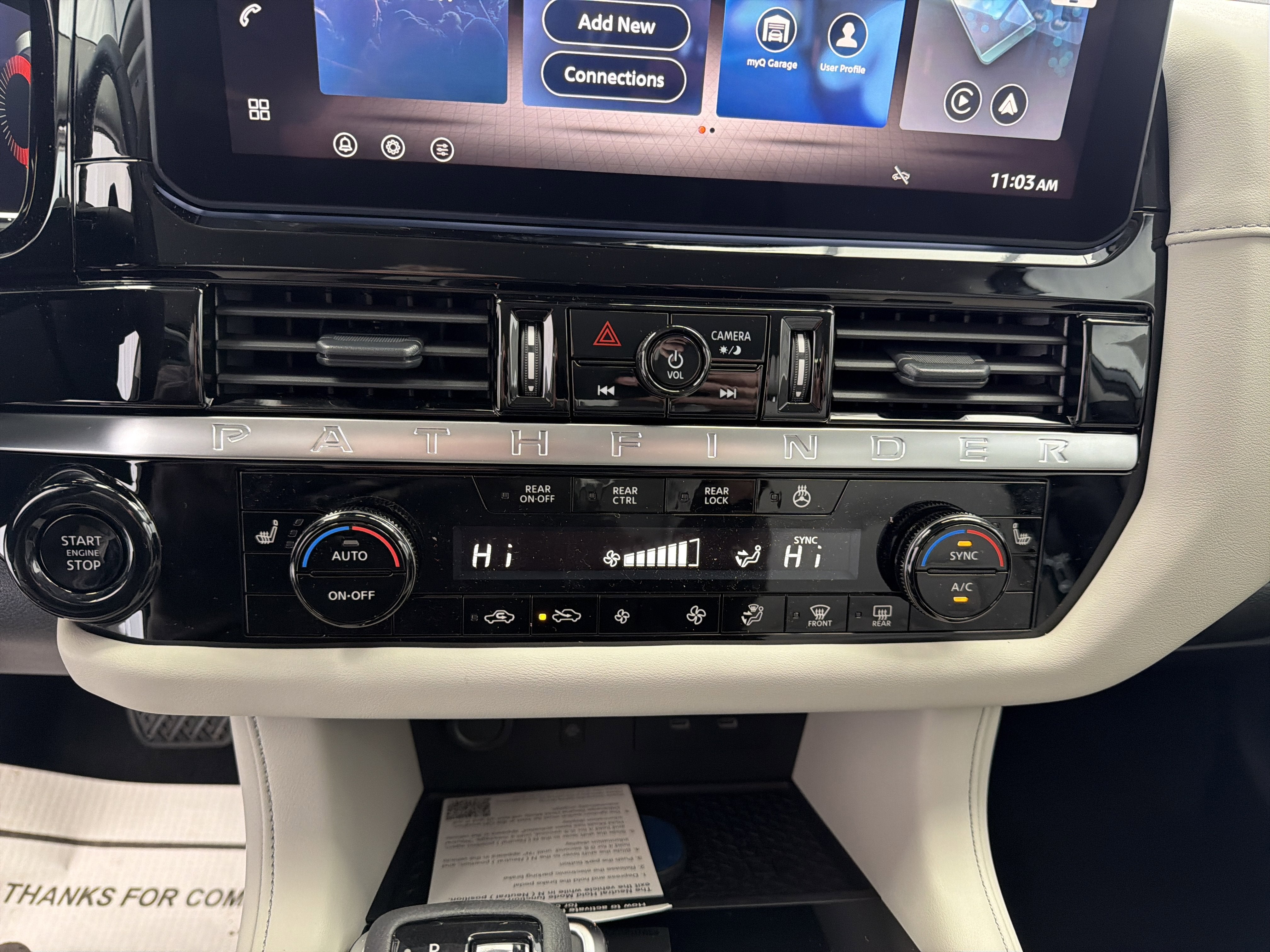 2026 Nissan Pathfinder SL