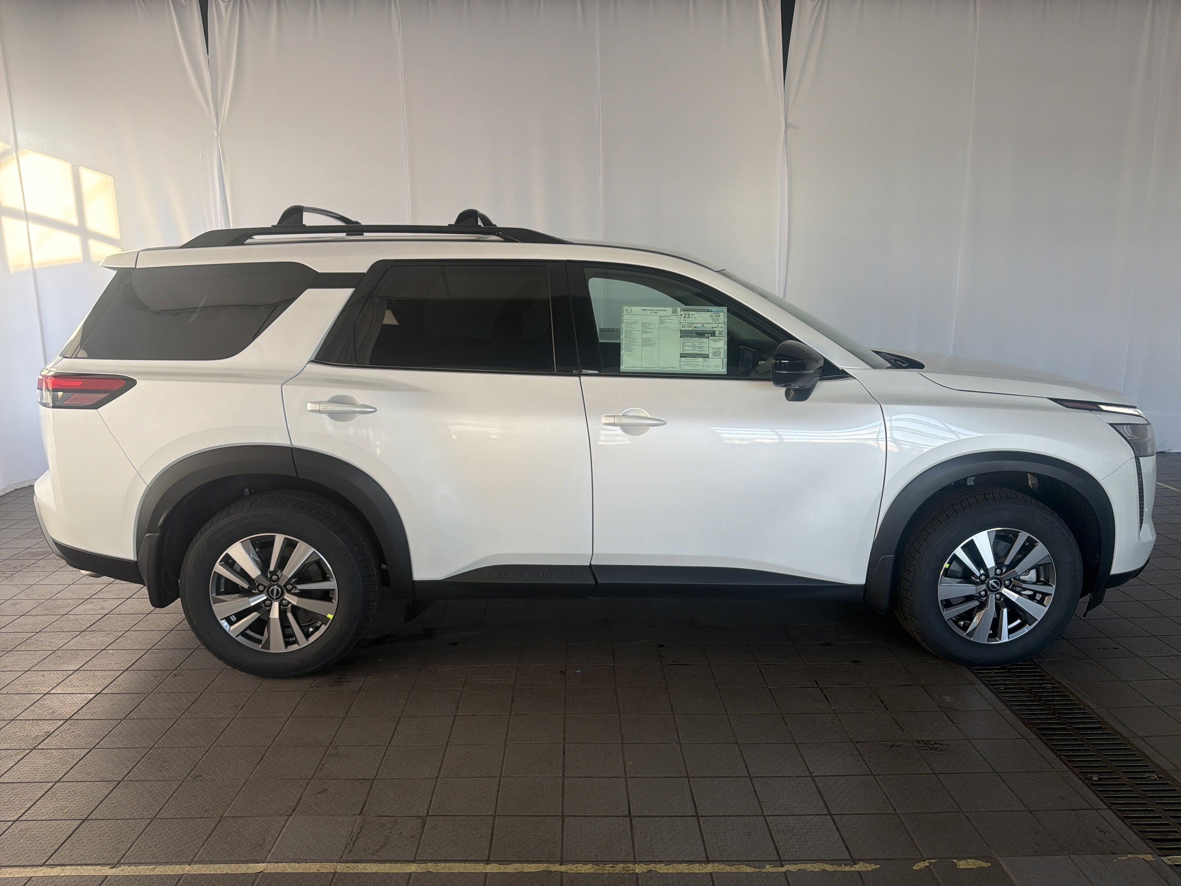 2026 Nissan Pathfinder SL