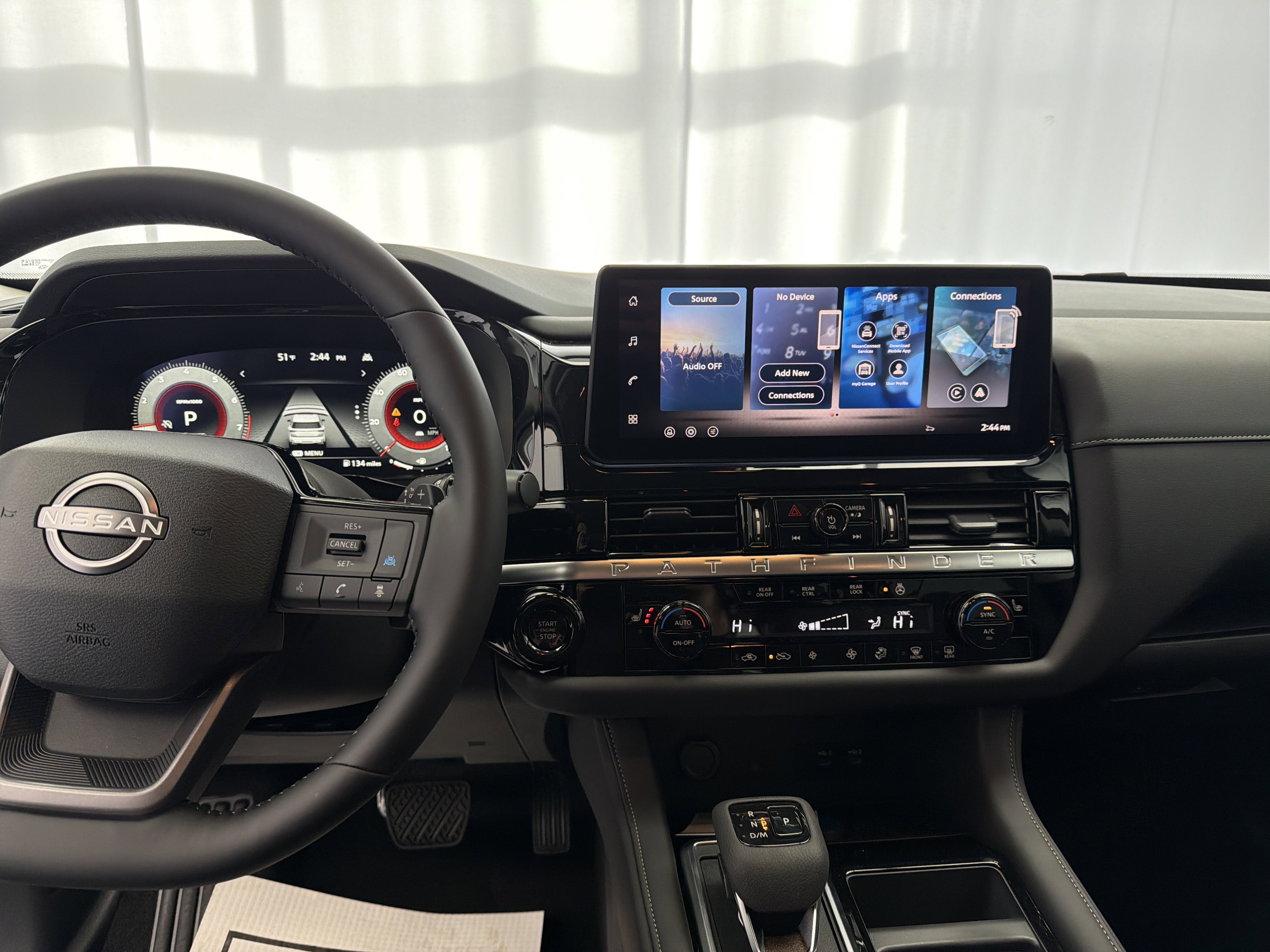 2026 Nissan Pathfinder SL