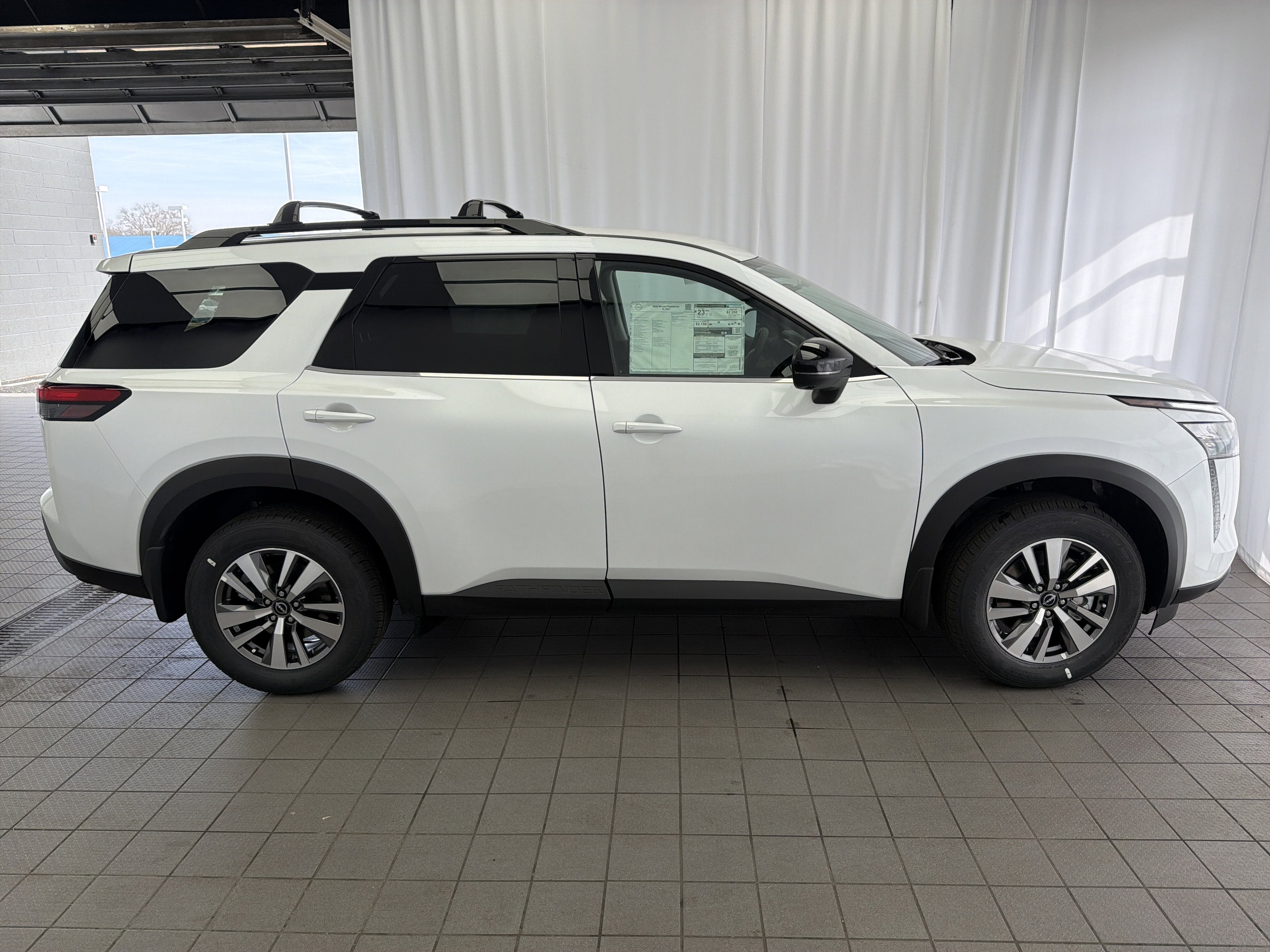 2026 Nissan Pathfinder SL