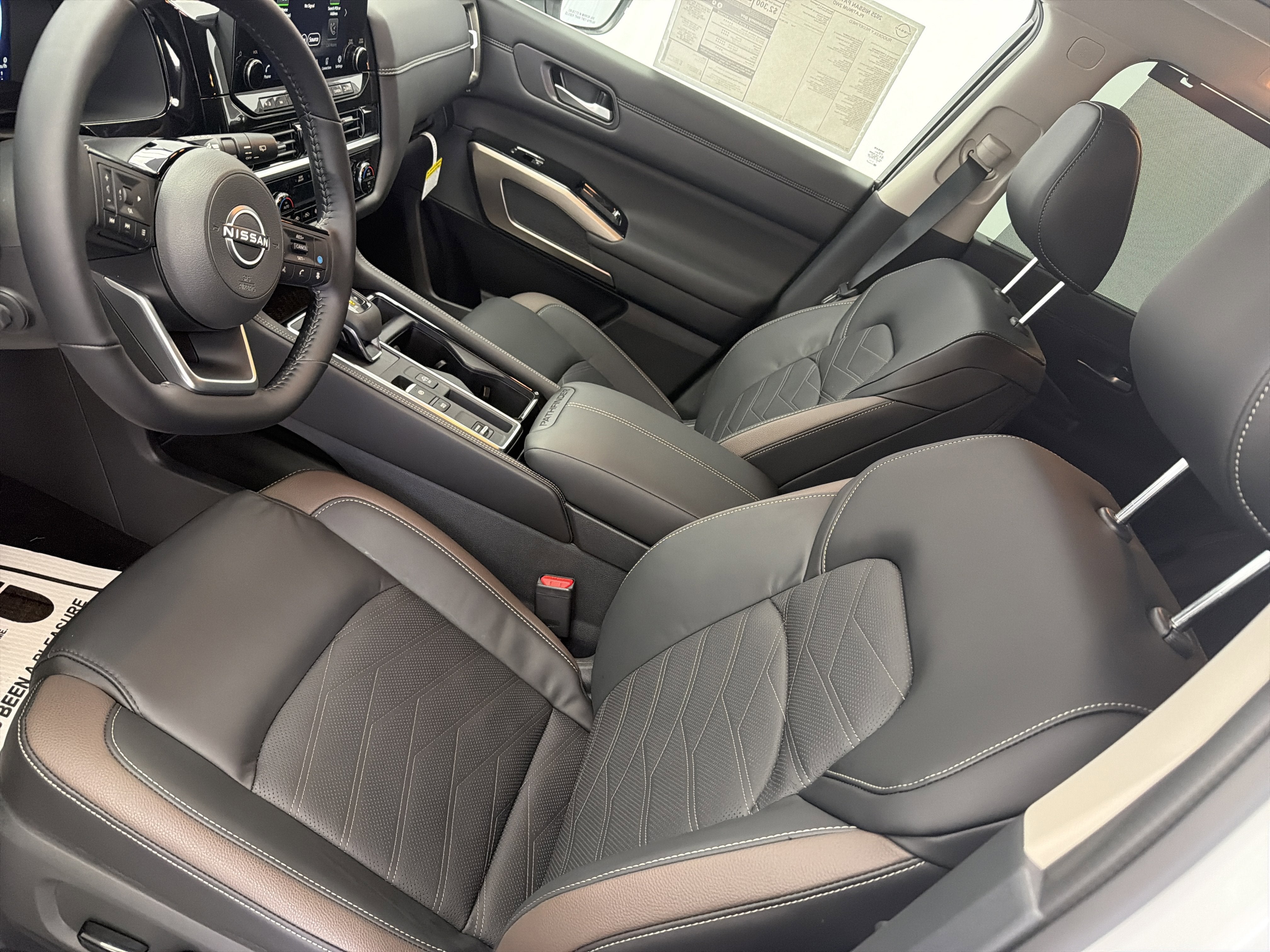 2025 Nissan Pathfinder Platinum