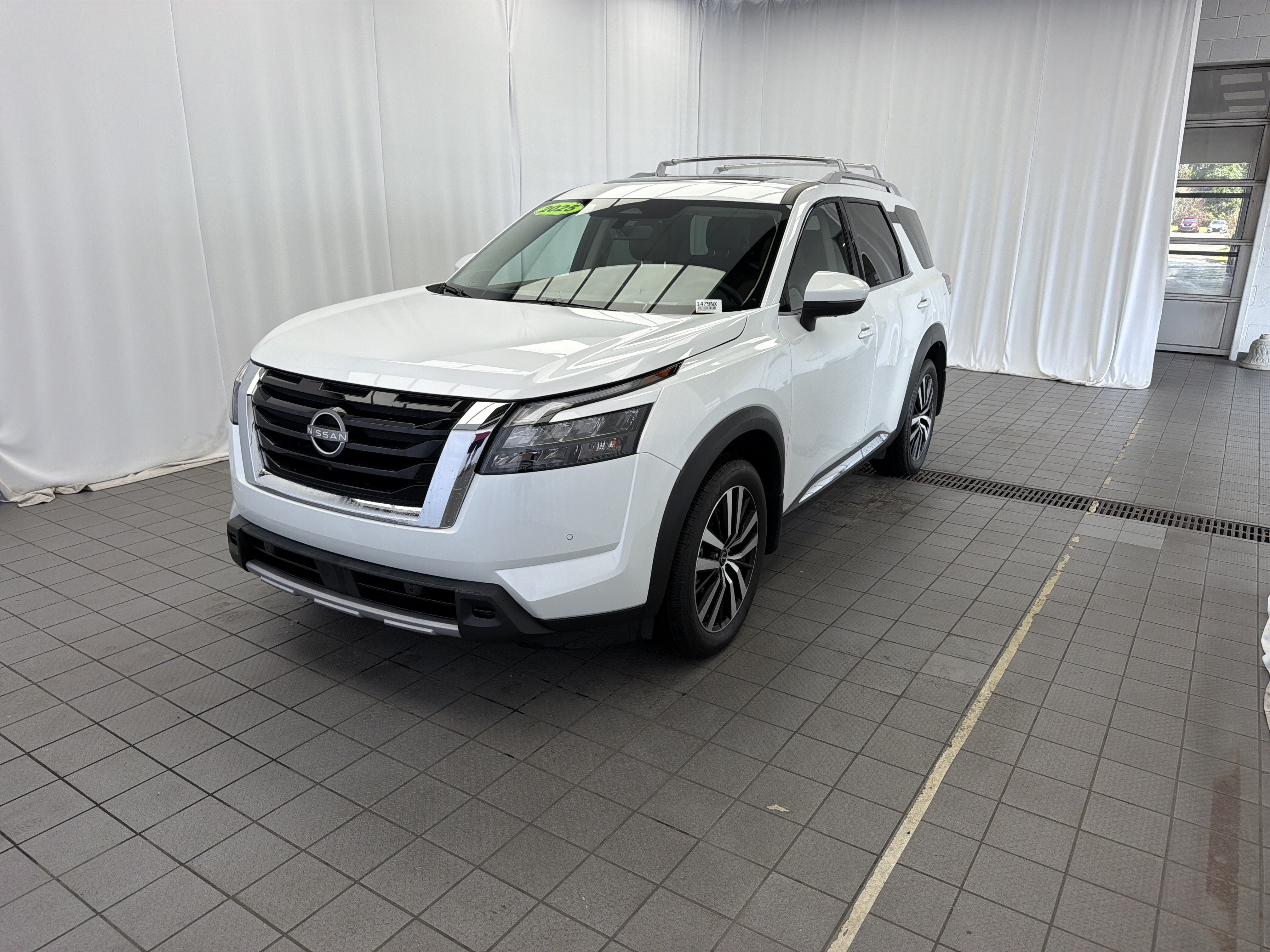2025 Nissan Pathfinder Platinum