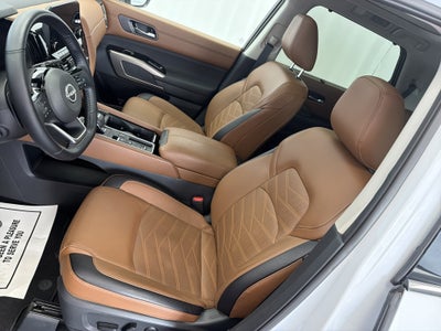 2025 Nissan Pathfinder Platinum