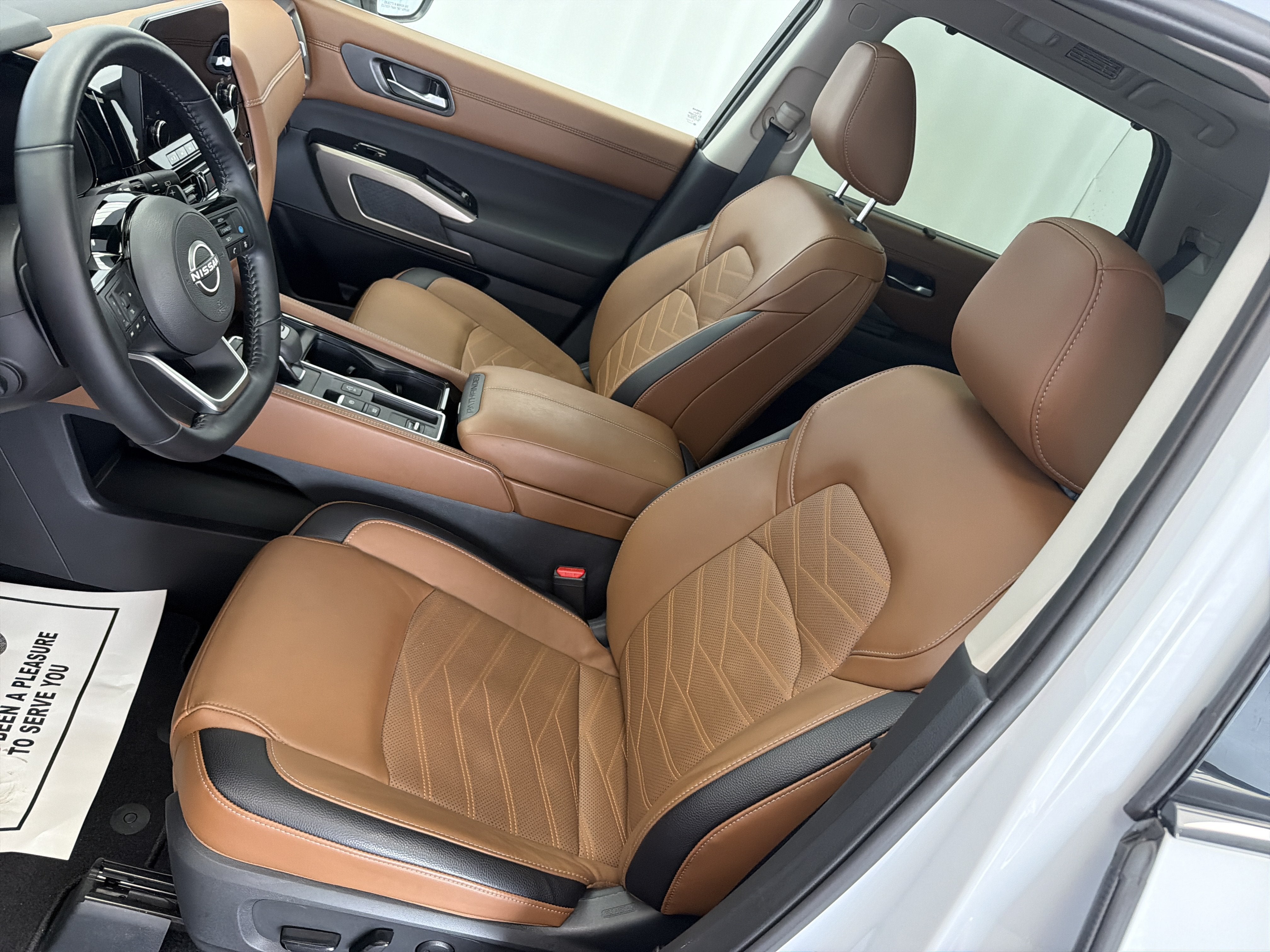 2025 Nissan Pathfinder Platinum