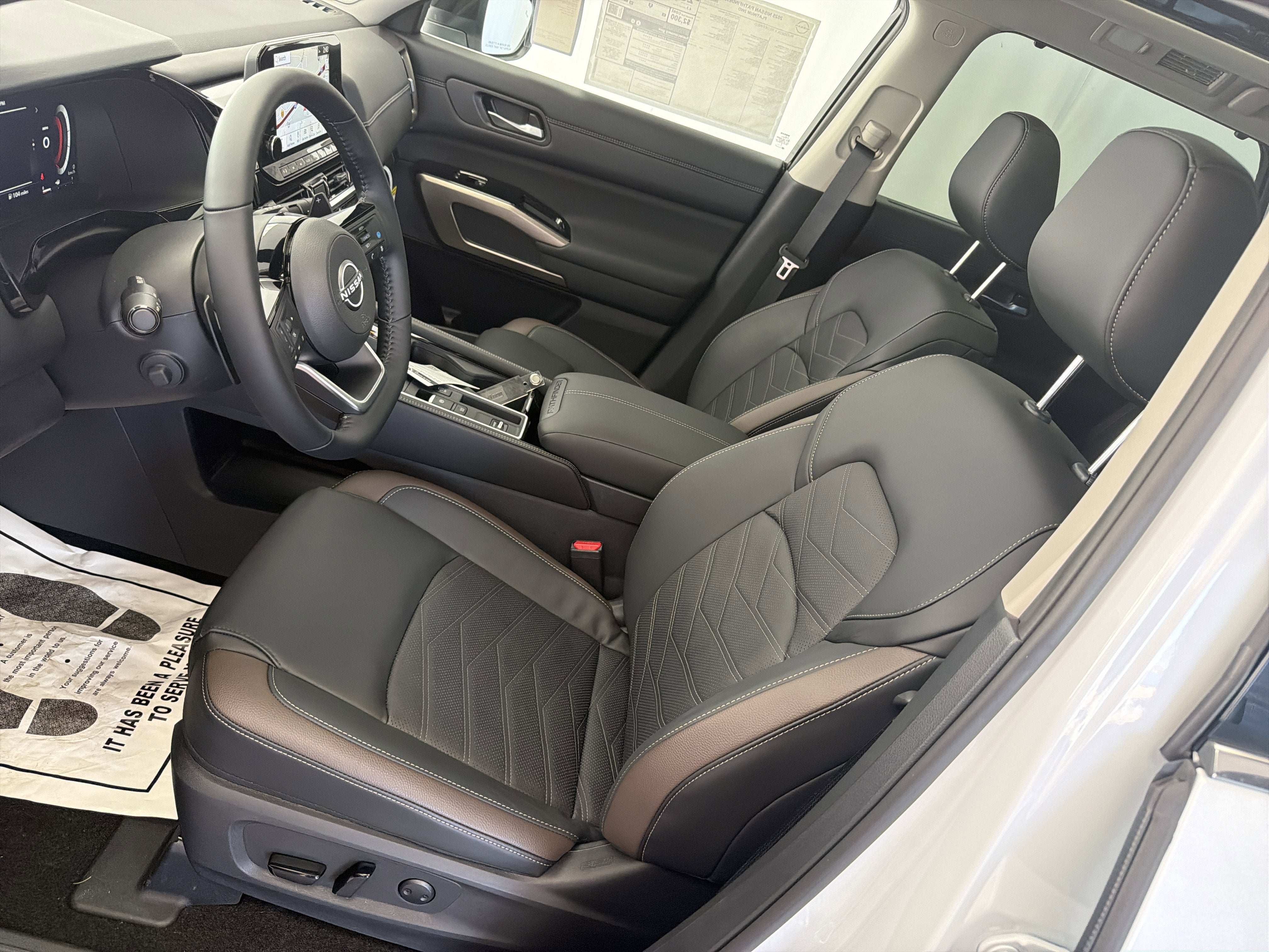 2025 Nissan Pathfinder Platinum