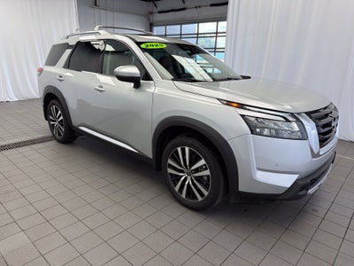 2025 Nissan Pathfinder Platinum