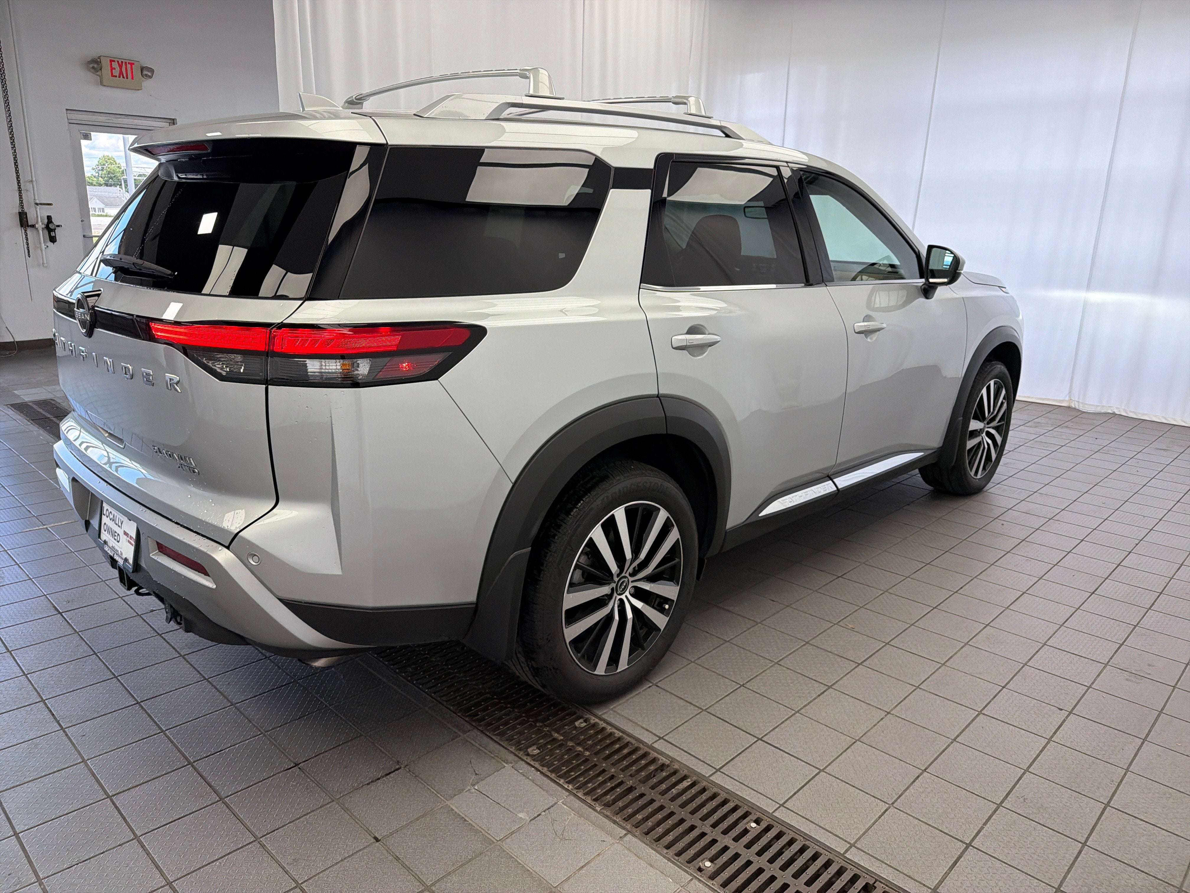 2025 Nissan Pathfinder Platinum