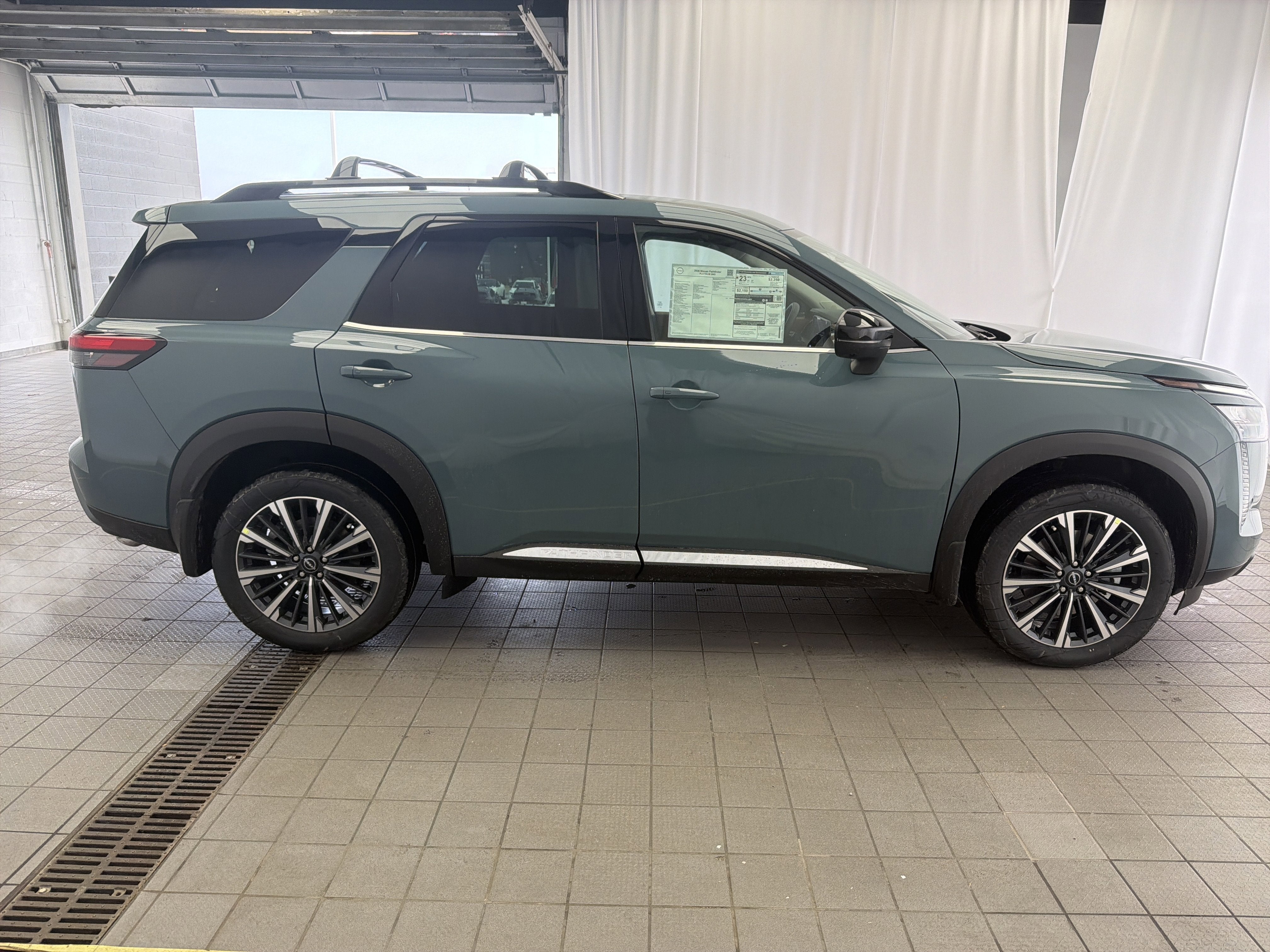 2026 Nissan Pathfinder Platinum