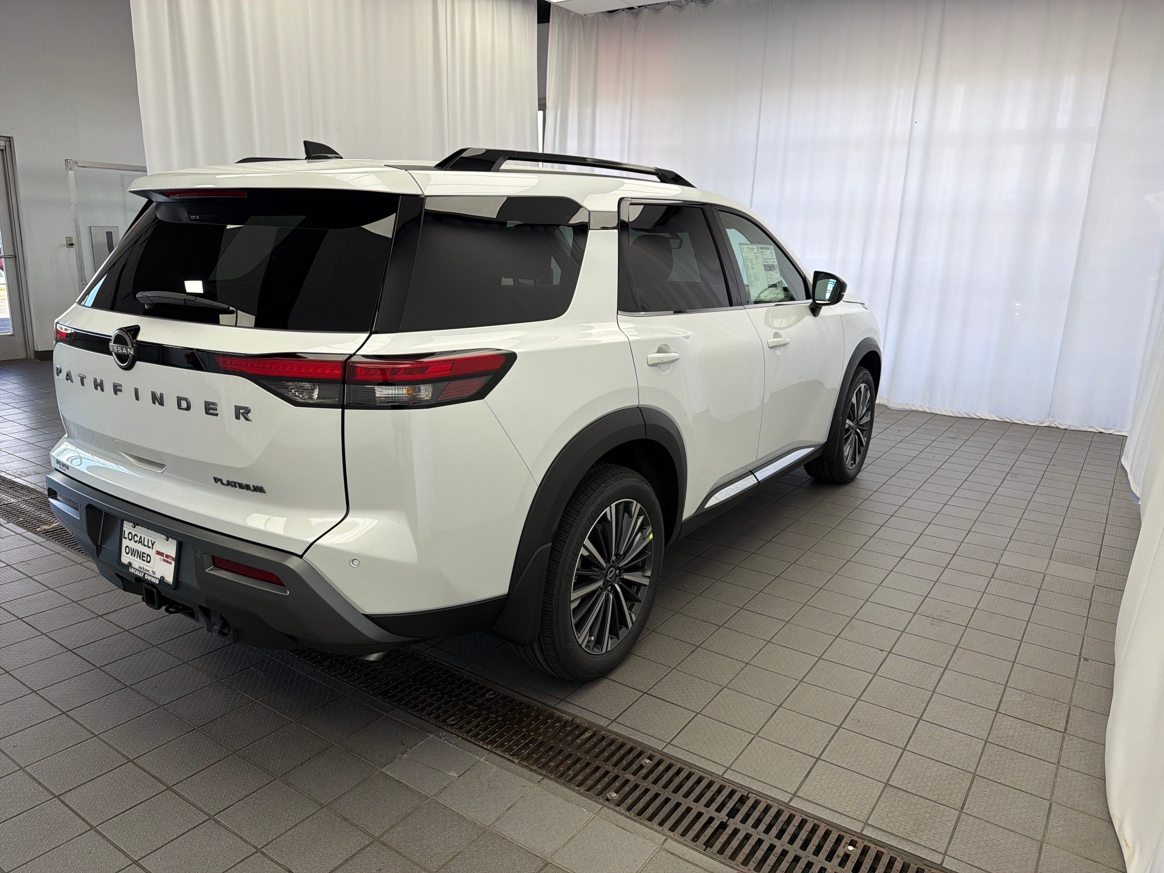 2026 Nissan Pathfinder Platinum