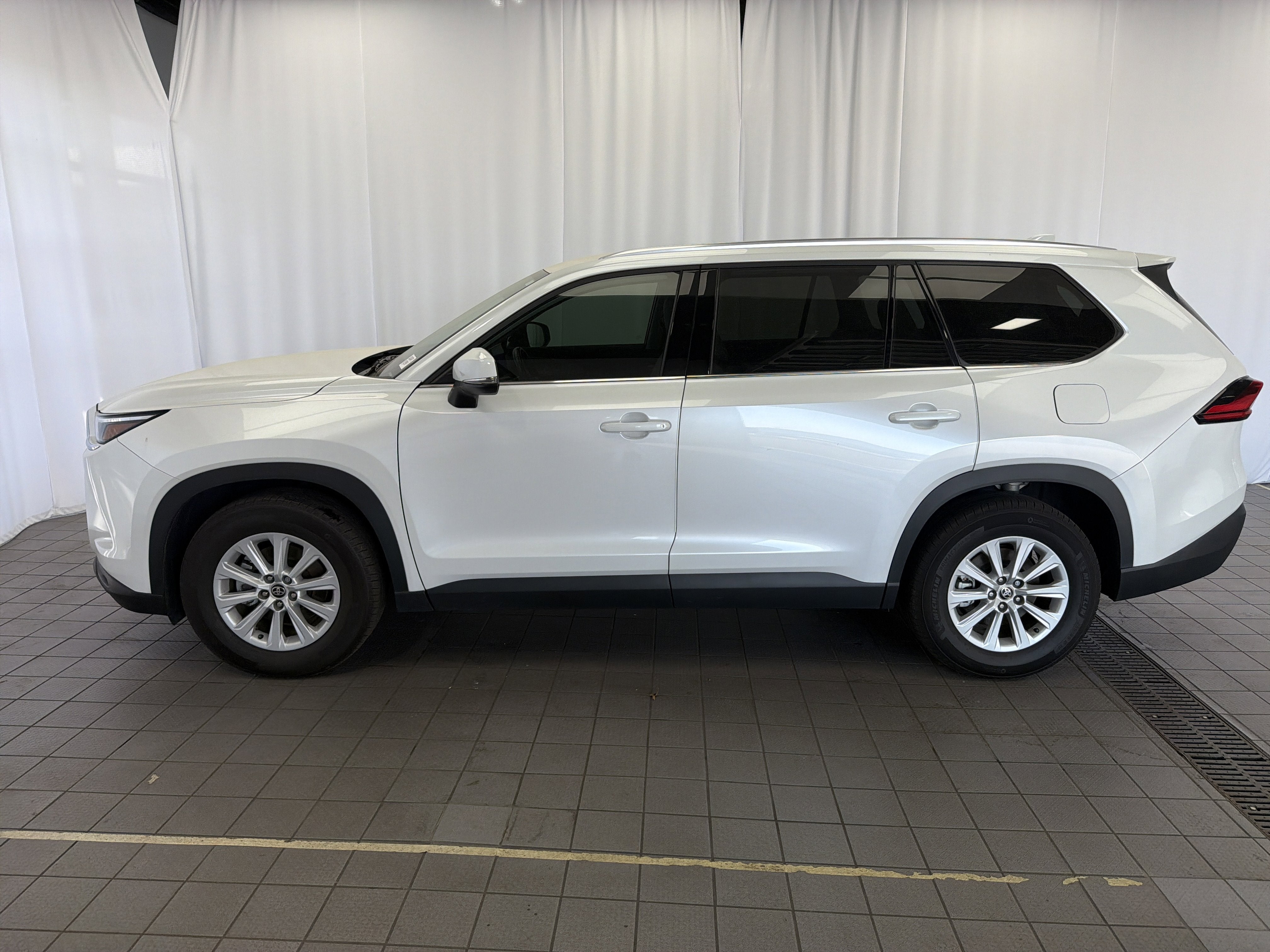 2024 Toyota Grand Highlander Base