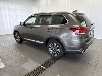 2020 Mitsubishi Outlander Base