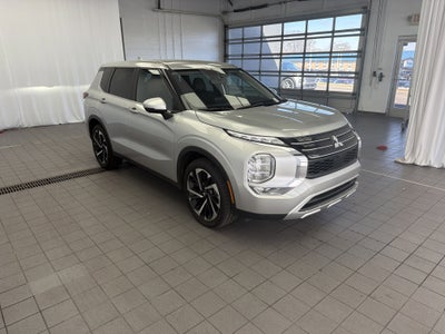 2024 Mitsubishi Outlander Base