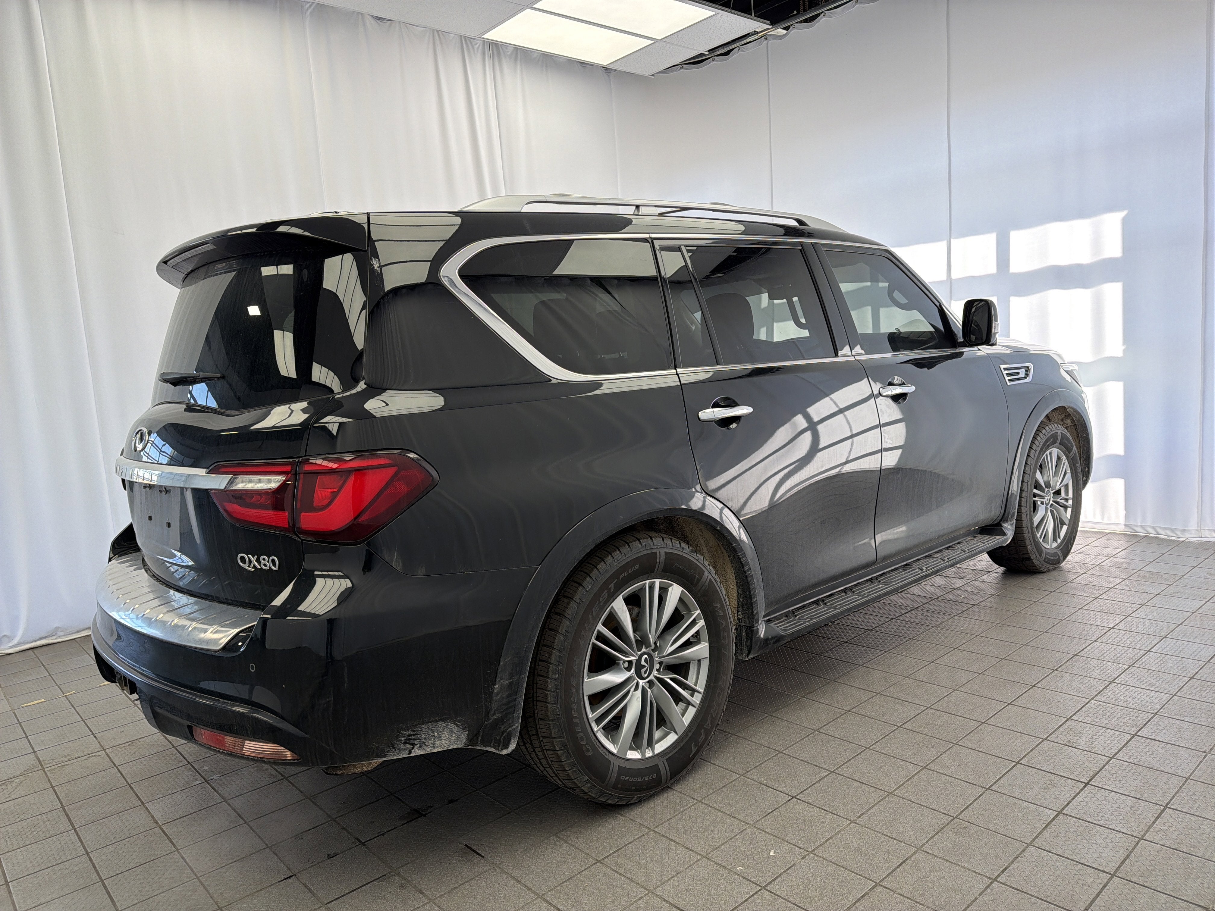 2021 INFINITI QX80 LUXE