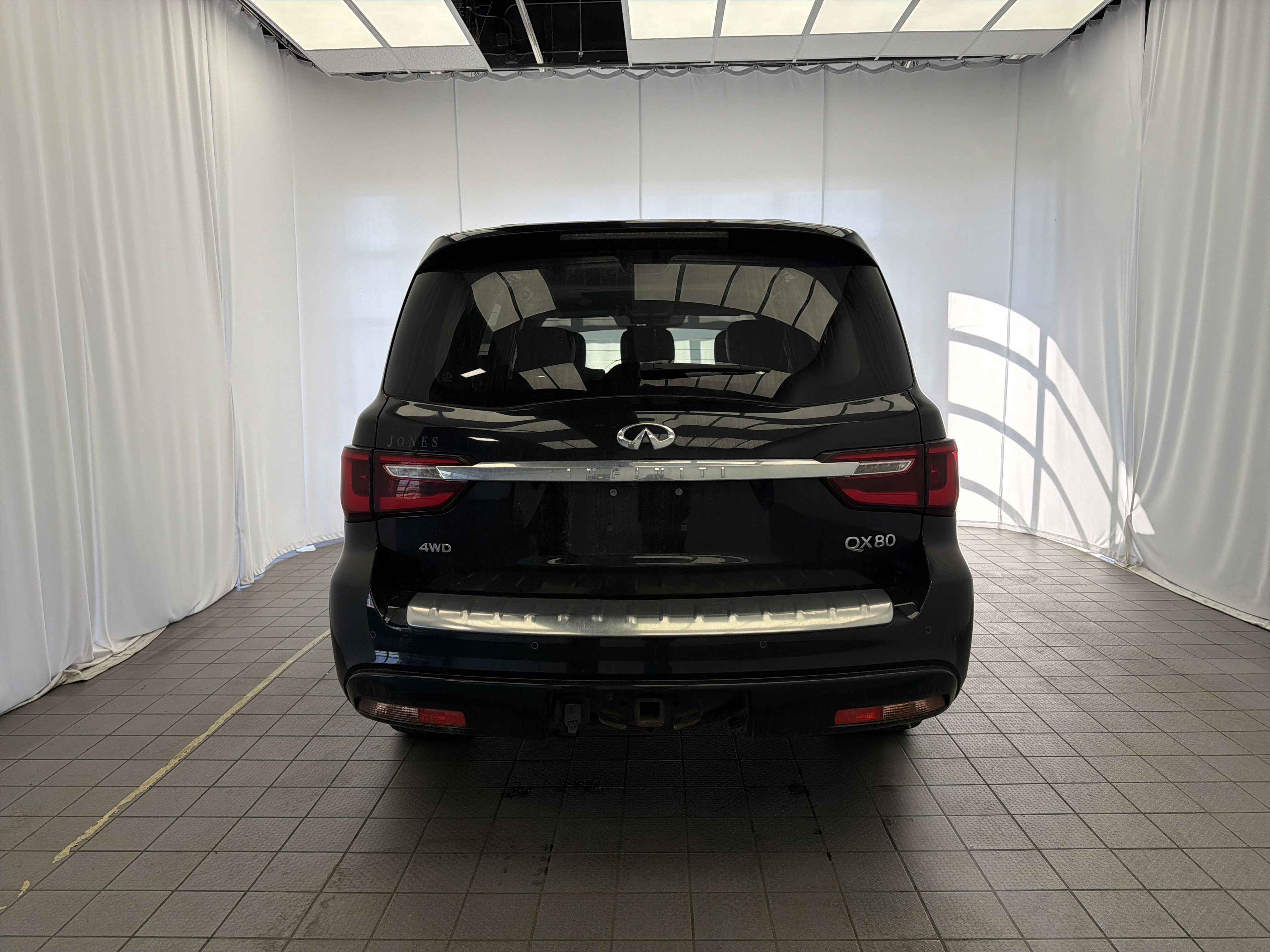 2021 INFINITI QX80 LUXE