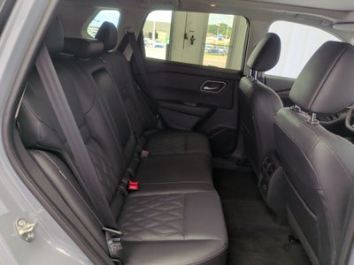 2025 Nissan Rogue Platinum