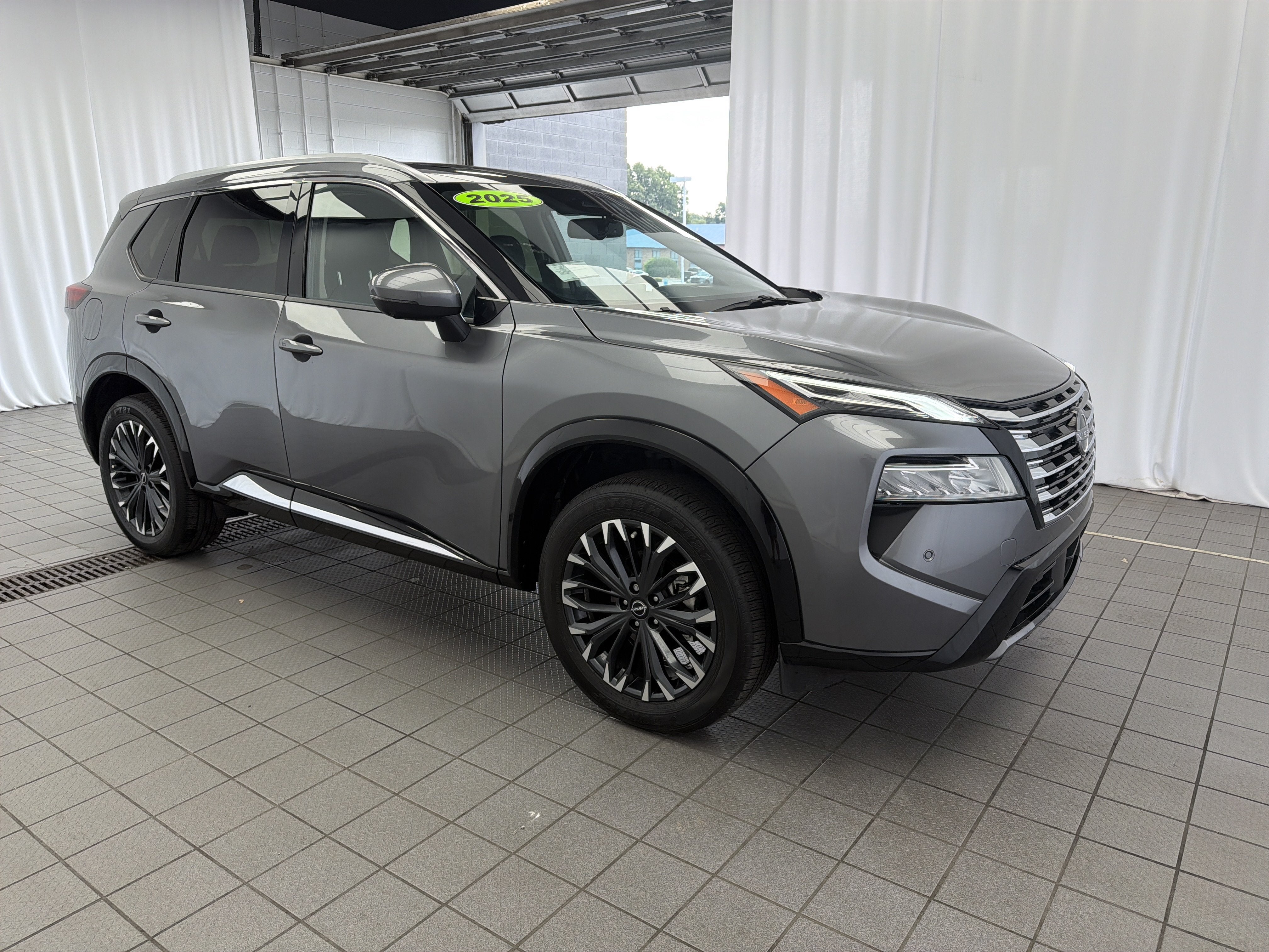 2025 Nissan Rogue Platinum