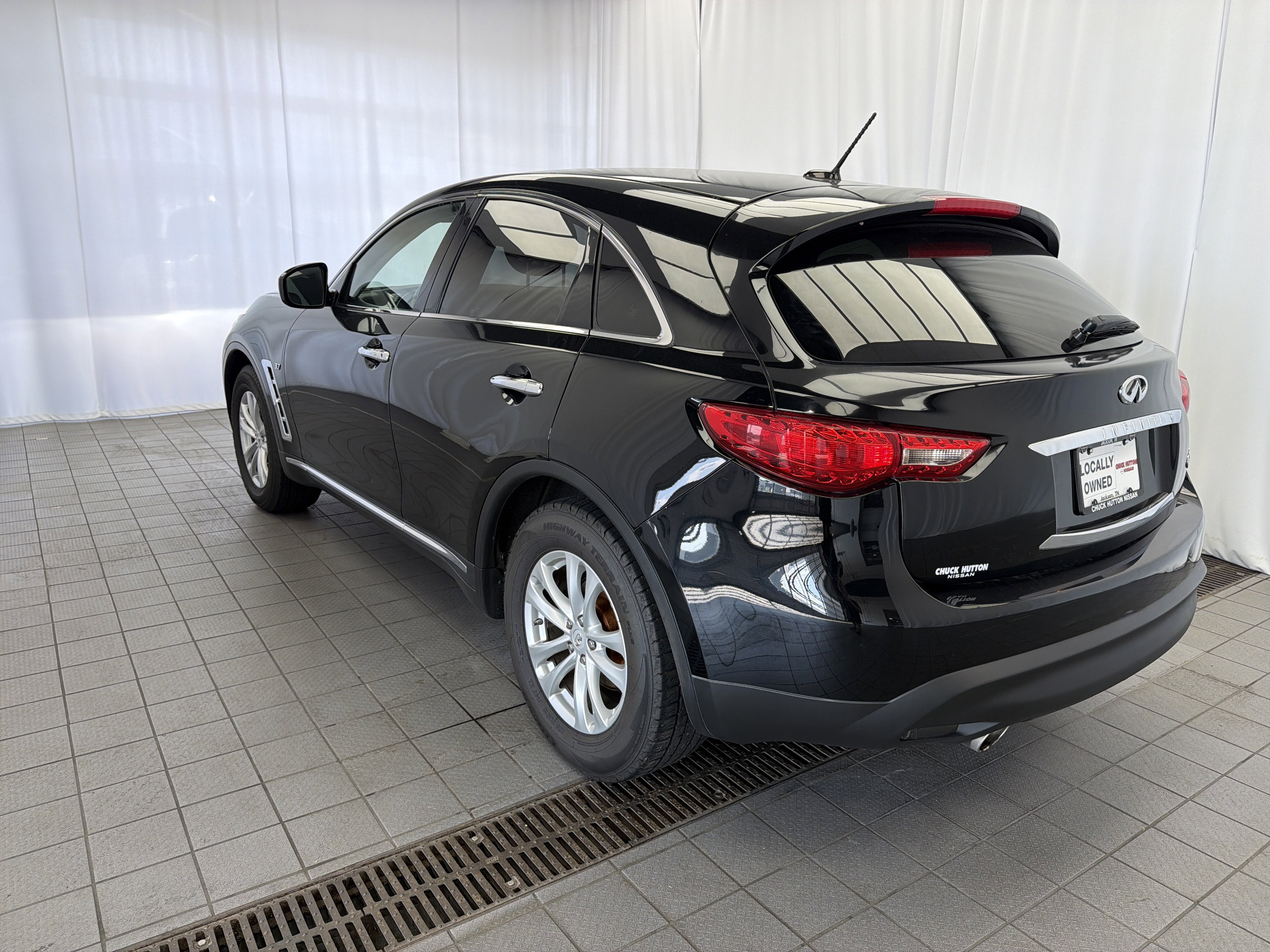 2016 INFINITI QX70 RWD 4dr