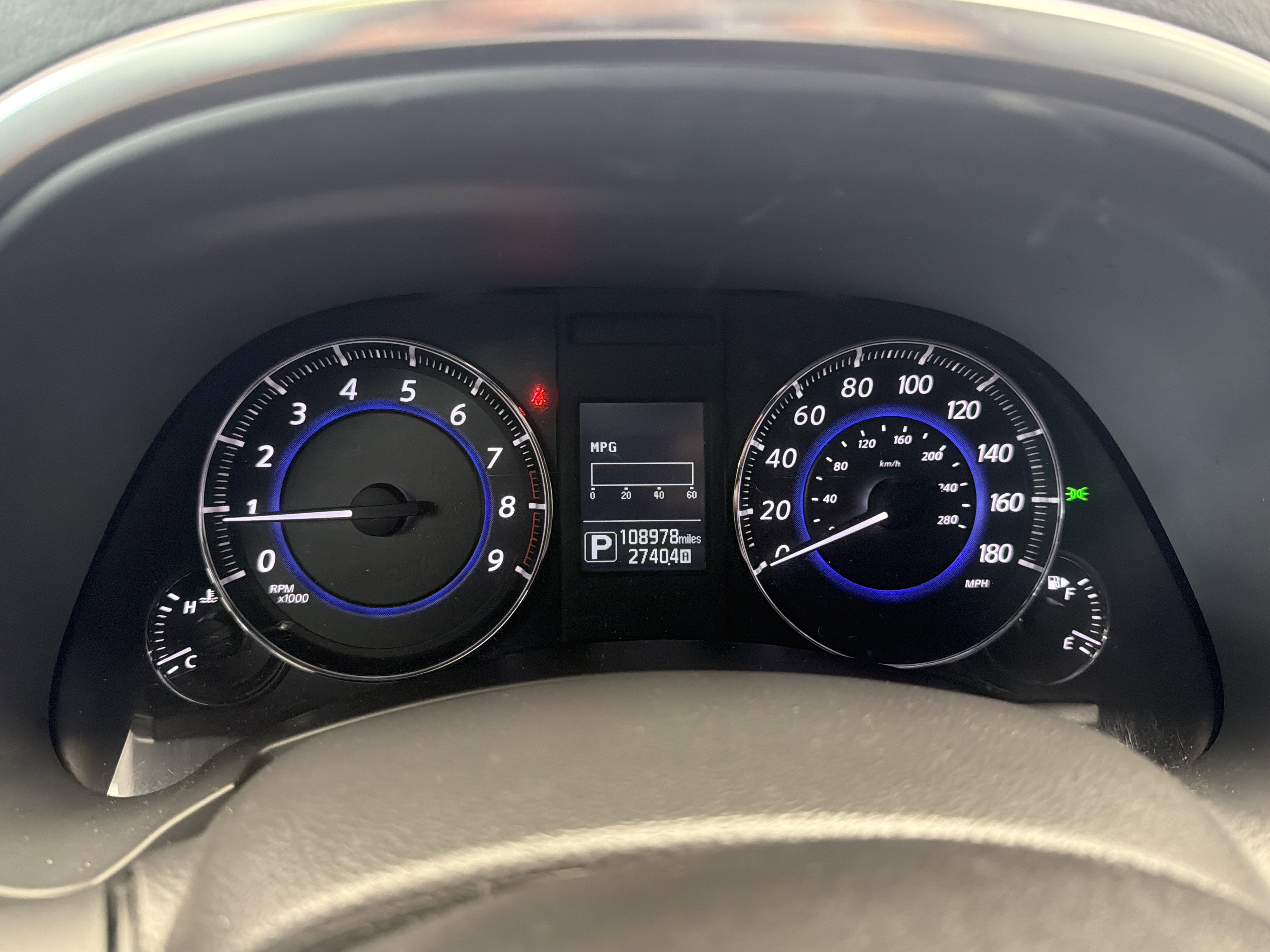 2016 INFINITI QX70 RWD 4dr